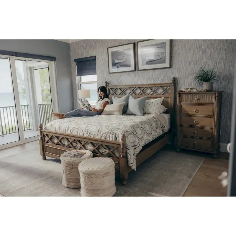 Frappe Solid Wood Bed, Queen/King, 1–2 Person