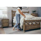 Frappe Solid Wood Bed, Queen/King, 1–2 Person