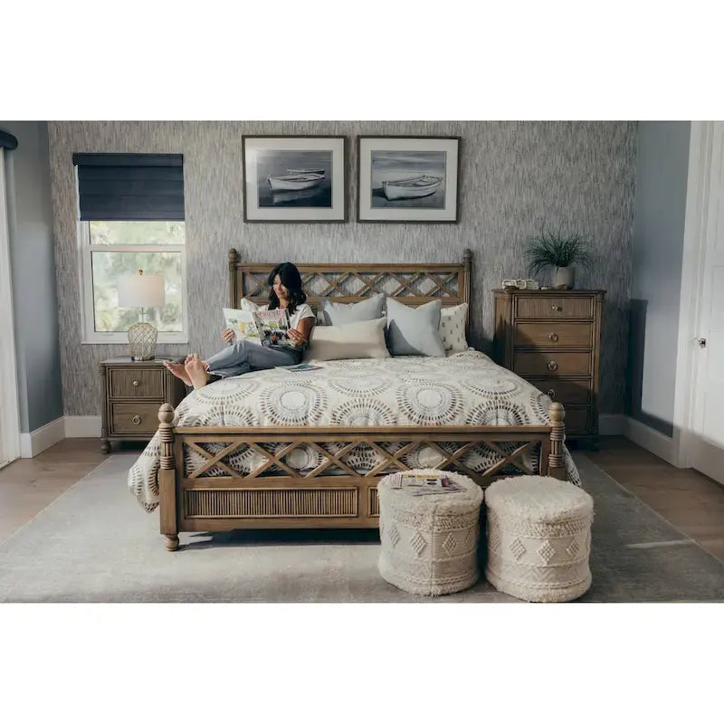 Frappe Solid Wood Bed, Queen/King, 1–2 Person